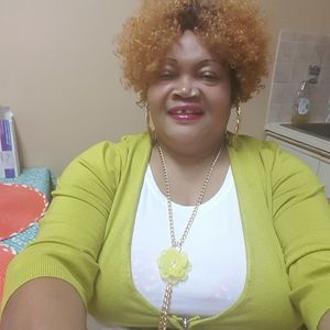 Meet your Posher, Maxine